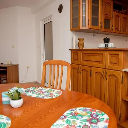 Convenient 1-bedroom Flat Next To Harmanite Апартаменты