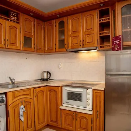 Convenient 1-bedroom Flat Next To Harmanite *